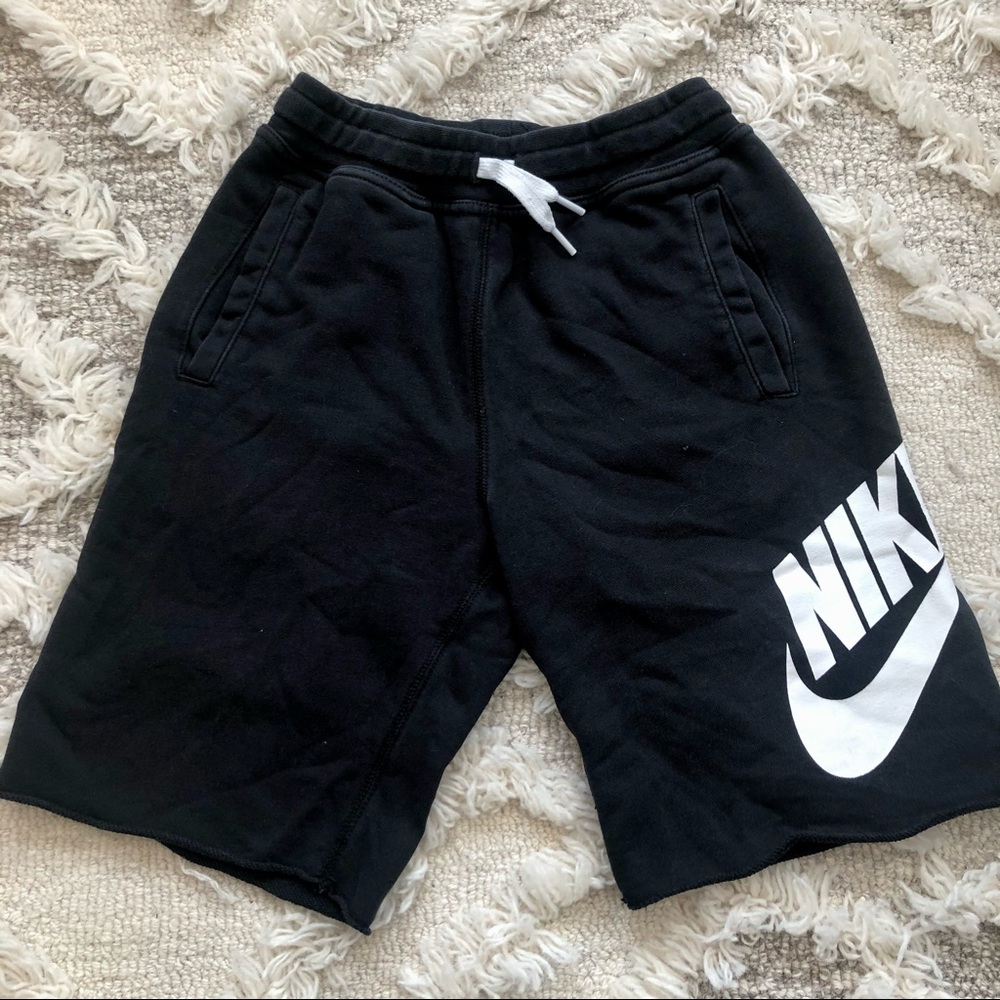 NIKE Boys Sweat Shorts